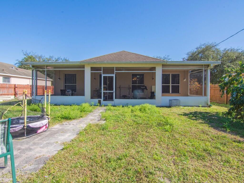 VERO LAKE ESTATES UNIT O - Residential