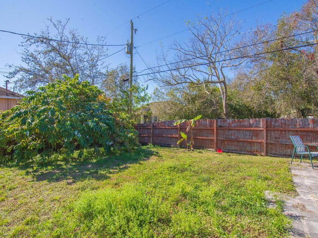 VERO LAKE ESTATES UNIT O - Residential