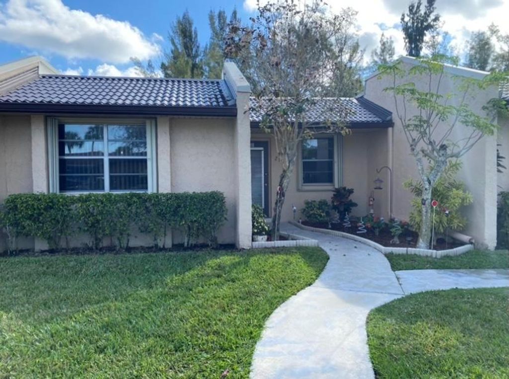 Photo of 216 Lake Meryl Drive W #216, West Palm Beach, FL 33411 (MLS # R10695989)