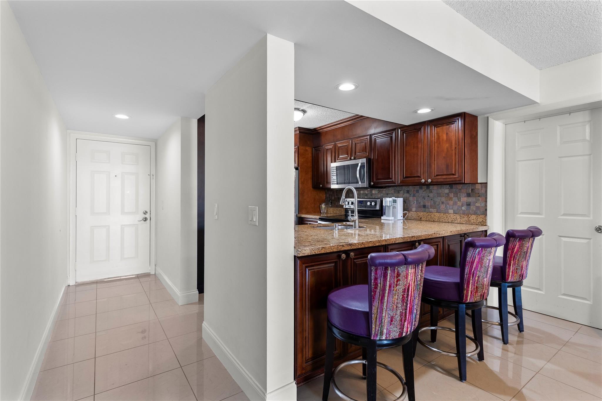 6217 Balboa Cir 304
