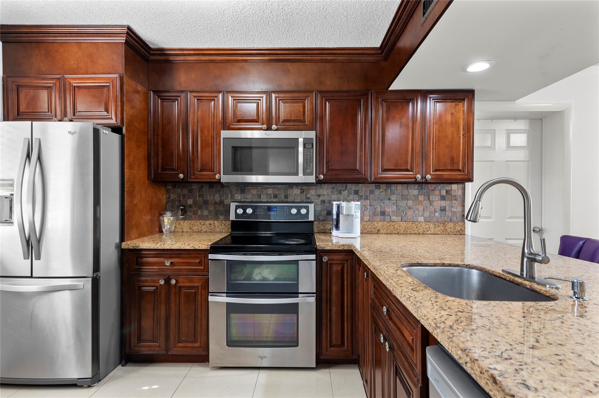 6217 Balboa Cir 304