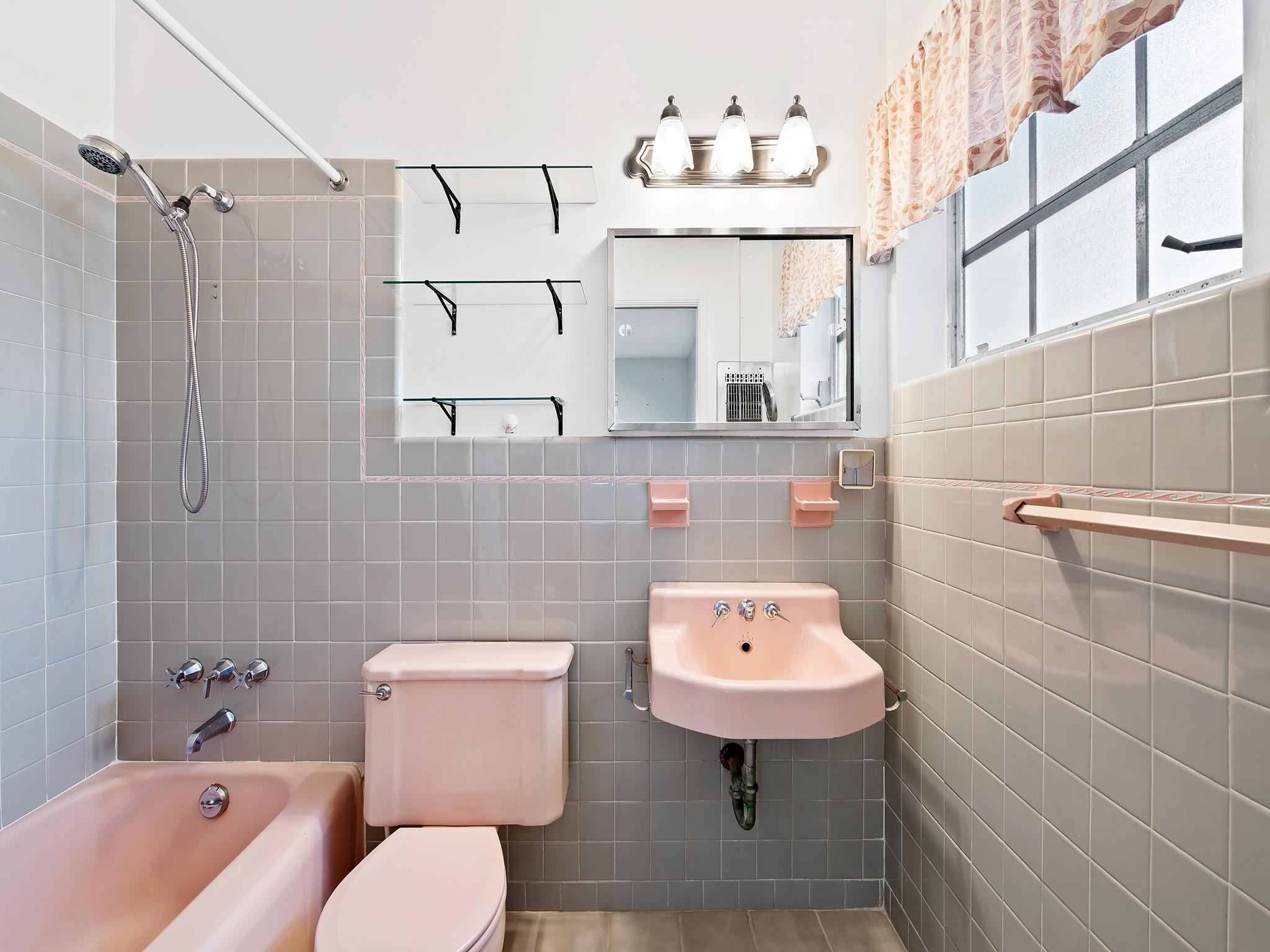 Lauderdale Harbors - Residential