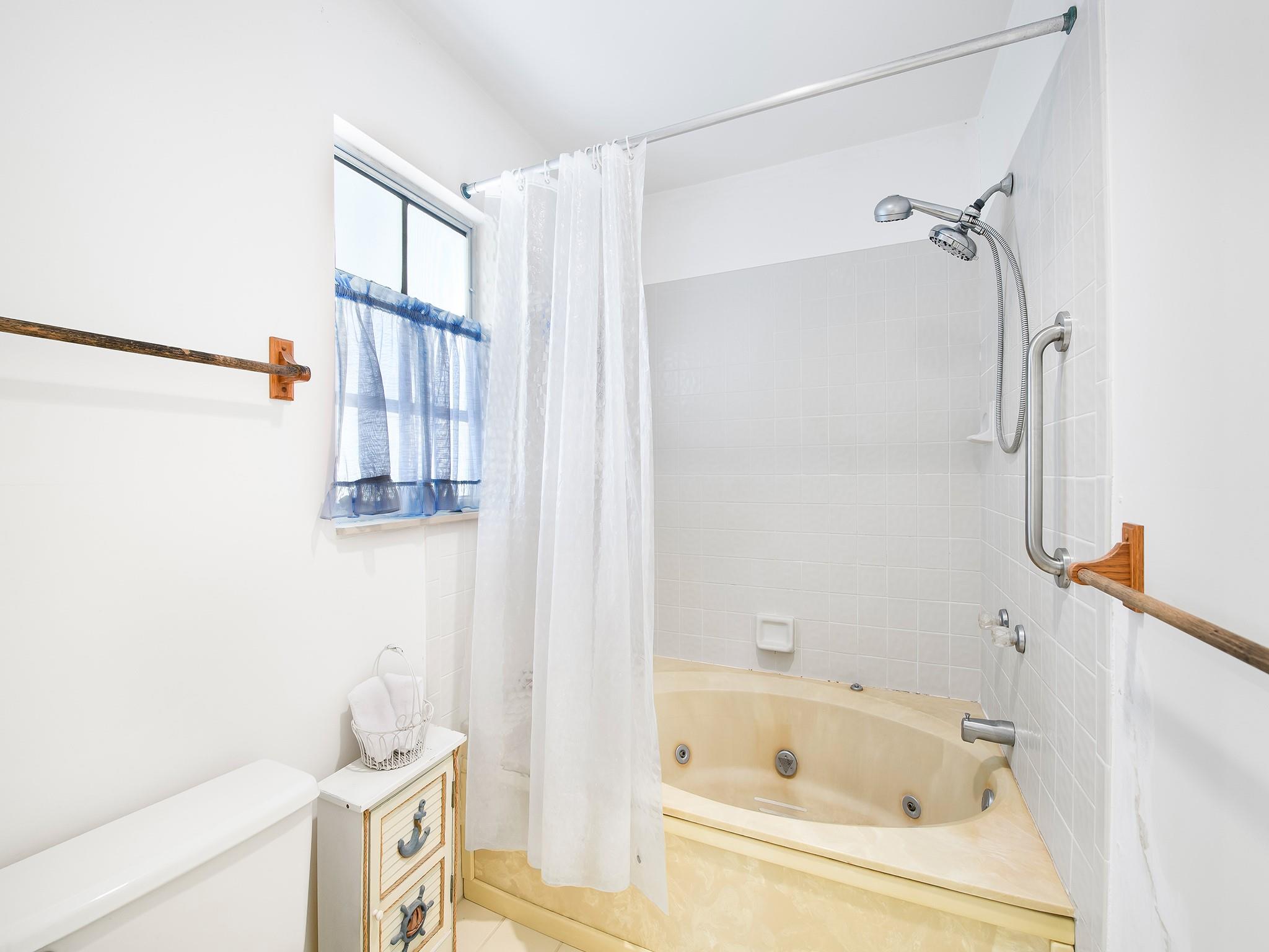 Lauderdale Harbors - Residential