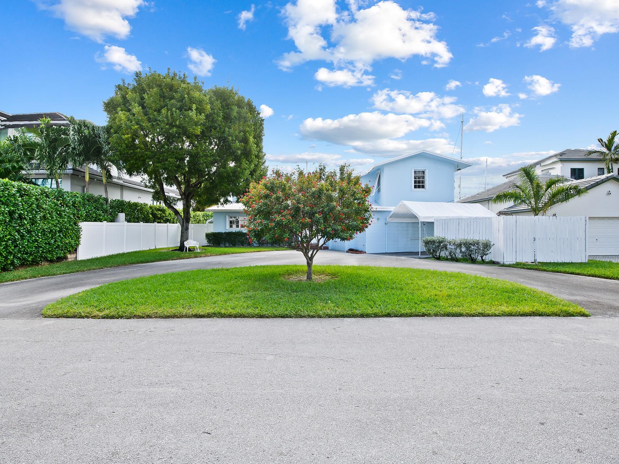 Lauderdale Harbors - Residential