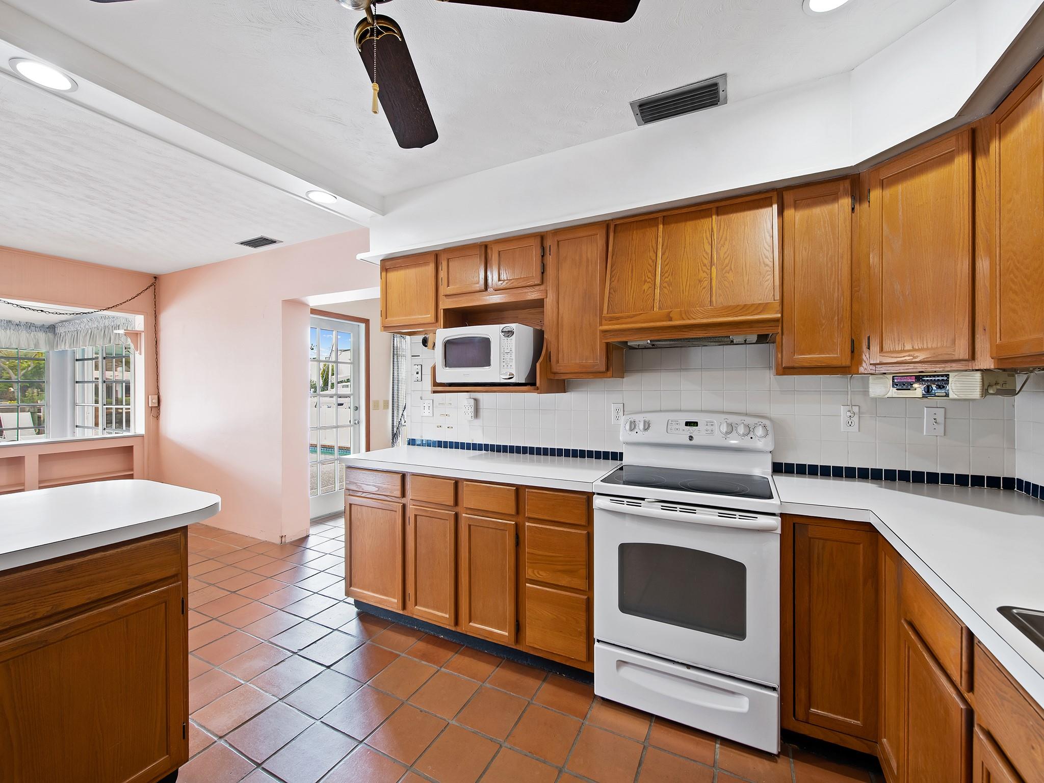 Lauderdale Harbors - Residential