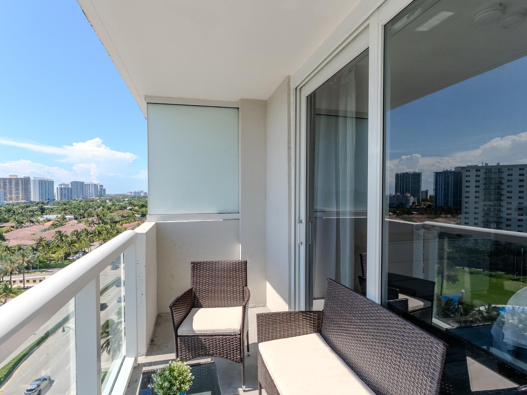 19201 Collins Avenue 1038