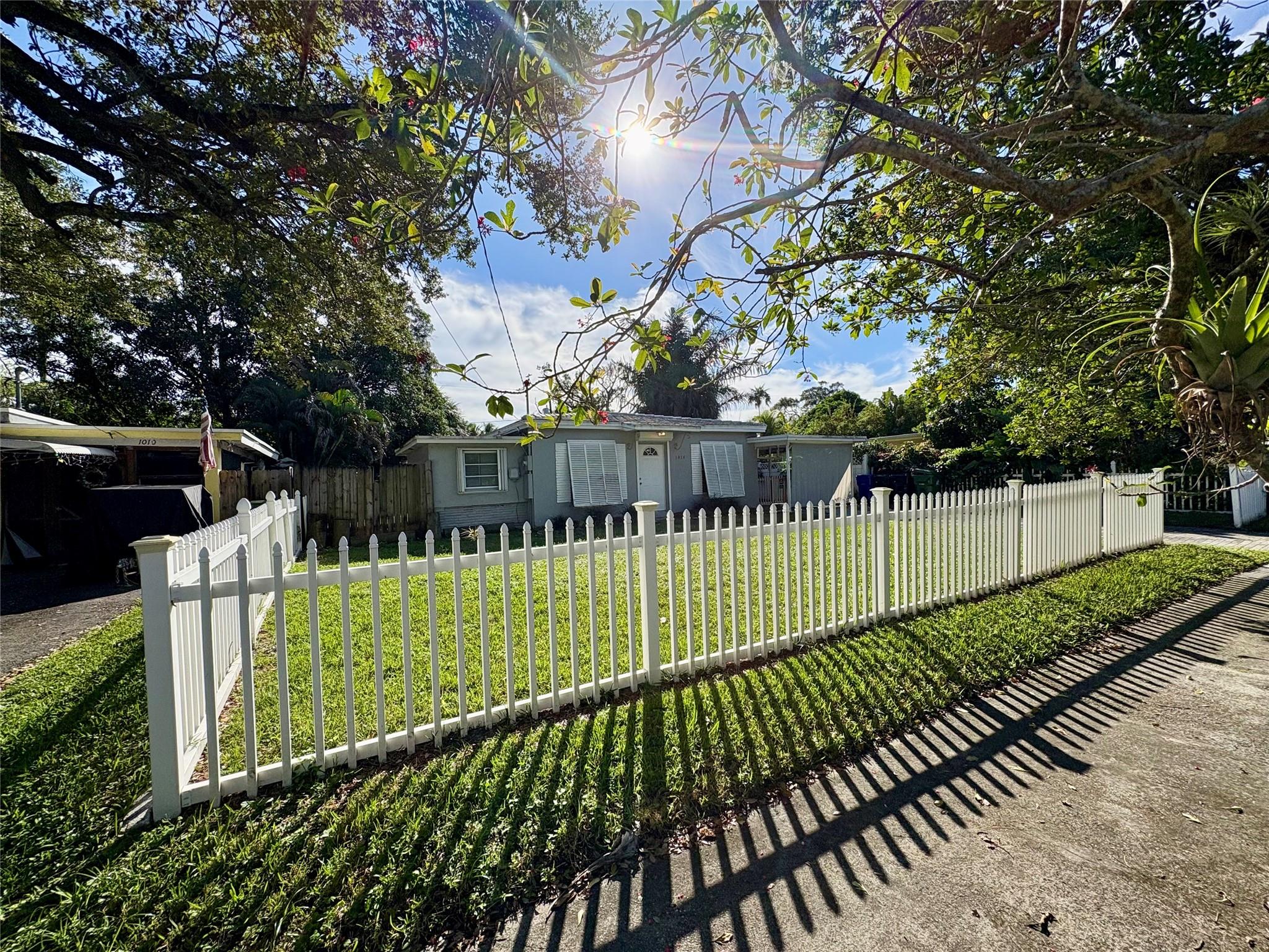 Banyan Grove 25-23 B - Residential