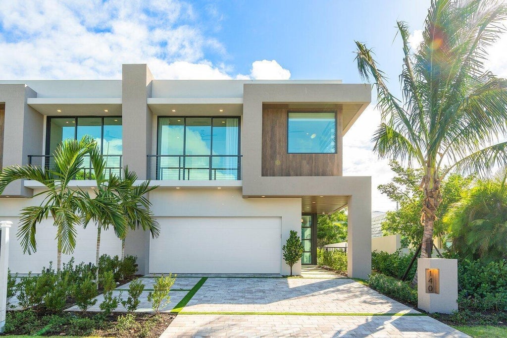 Photo of 140 NE WAVECREST Way, Boca Raton, FL 33432 (MLS # B26088116)