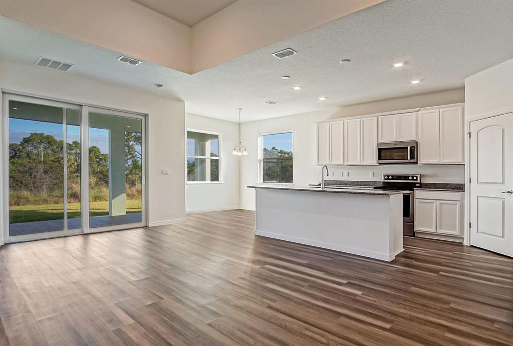 SAWGRASS LAKES PHASE 3B - Residential