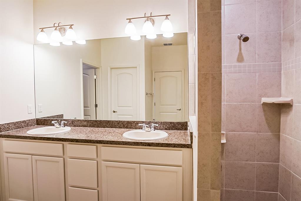 SAWGRASS LAKES PHASE 3B - Residential