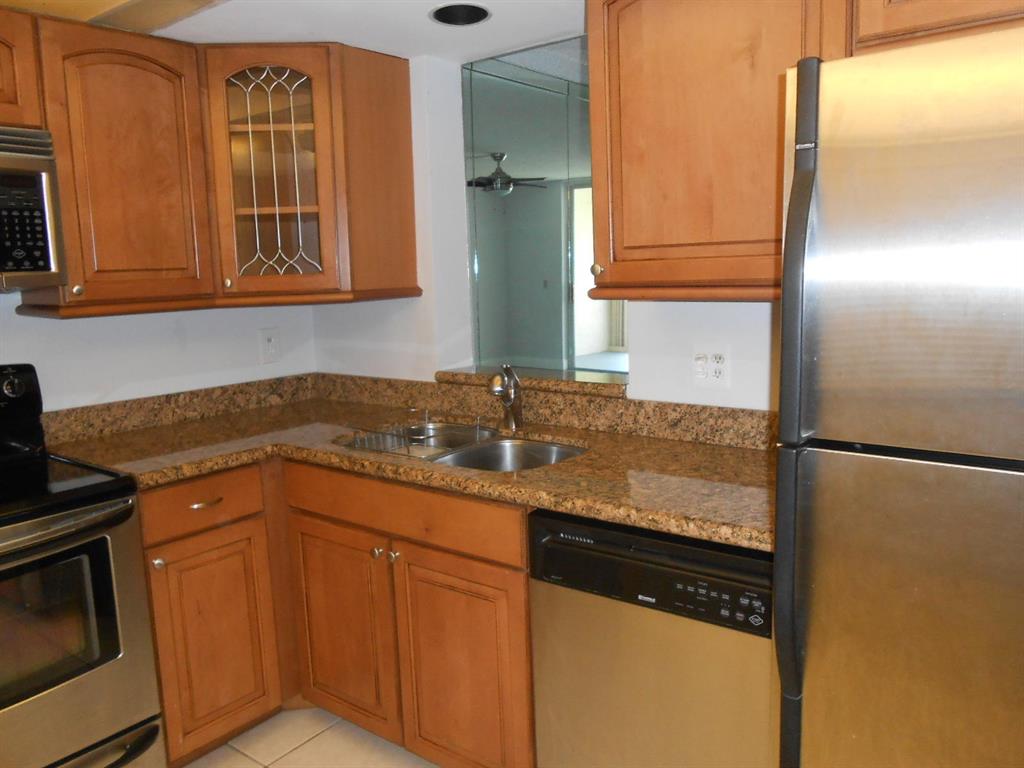 VILLAGES OF ORIOLE ABBEY CONDO - Residential Lease