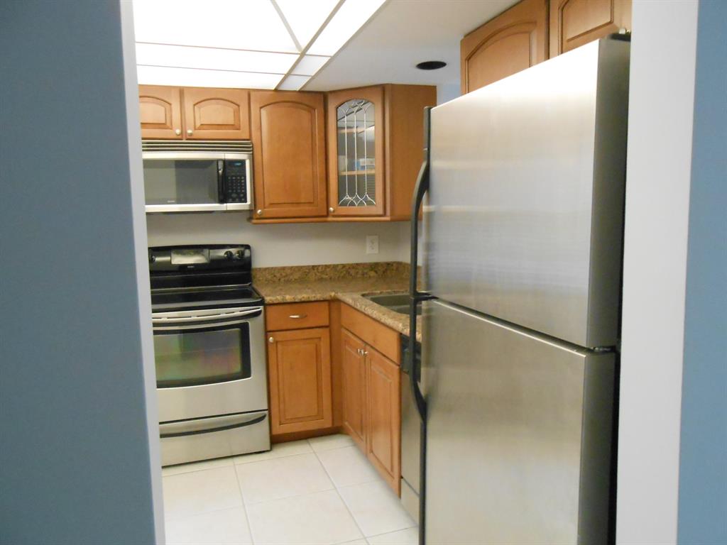 VILLAGES OF ORIOLE ABBEY CONDO - Residential Lease