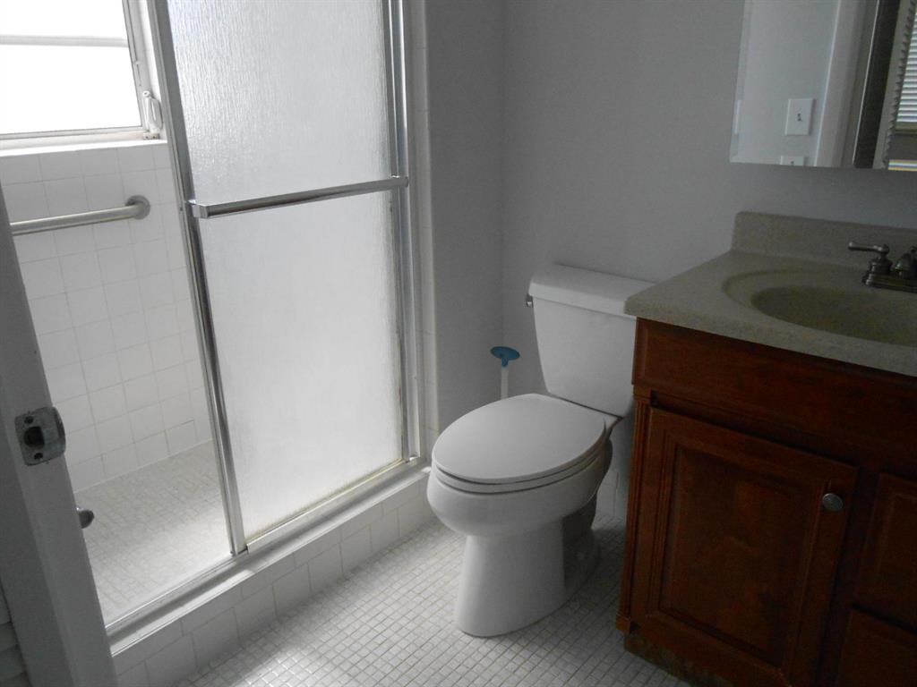 VILLAGES OF ORIOLE ABBEY CONDO - Residential Lease