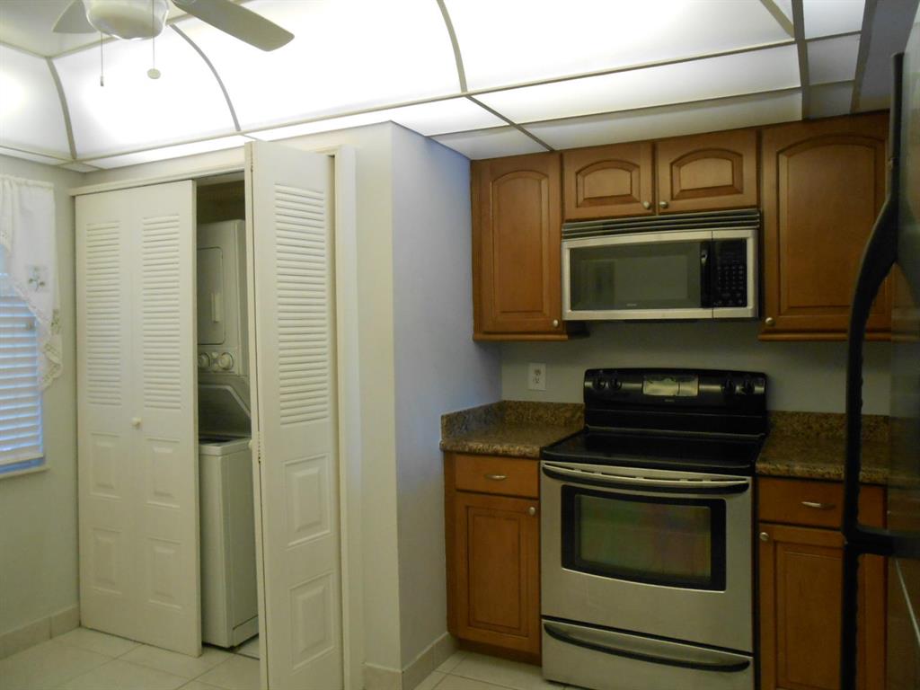 VILLAGES OF ORIOLE ABBEY CONDO - Residential Lease