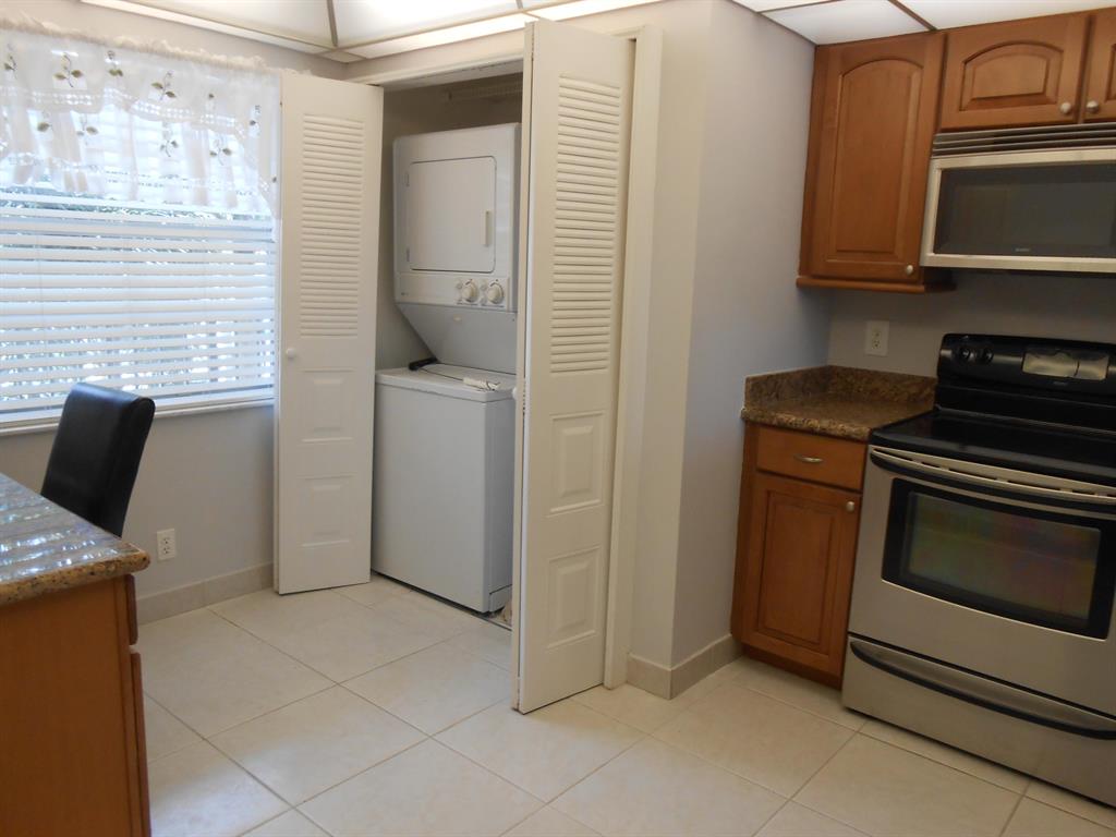 VILLAGES OF ORIOLE ABBEY CONDO - Residential Lease