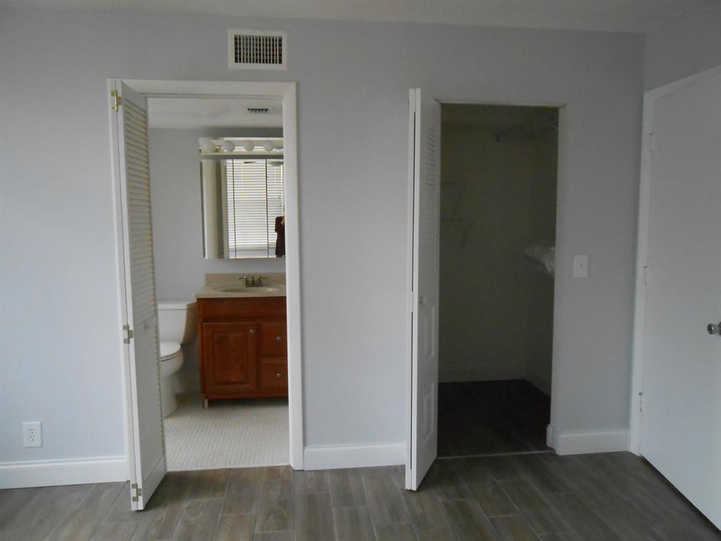 VILLAGES OF ORIOLE ABBEY CONDO - Residential Lease