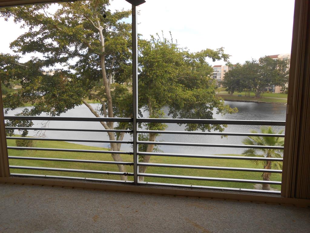 VILLAGES OF ORIOLE ABBEY CONDO - Residential Lease