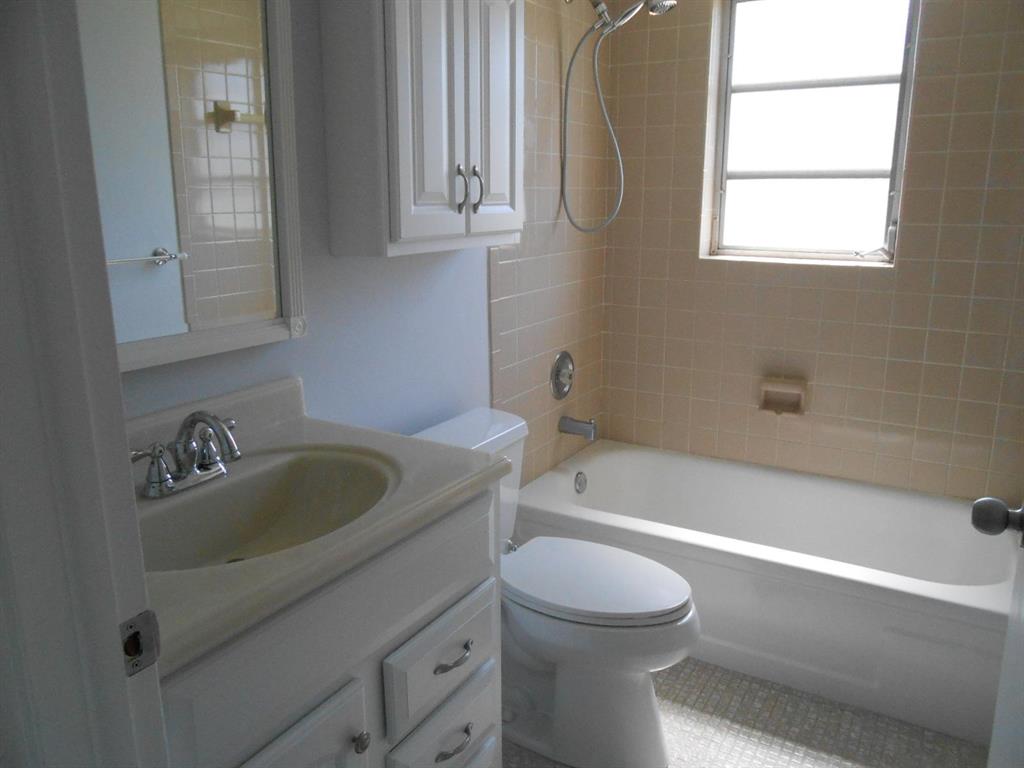 VILLAGES OF ORIOLE ABBEY CONDO - Residential Lease