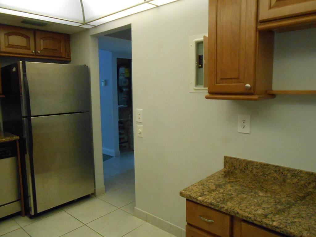 VILLAGES OF ORIOLE ABBEY CONDO - Residential Lease