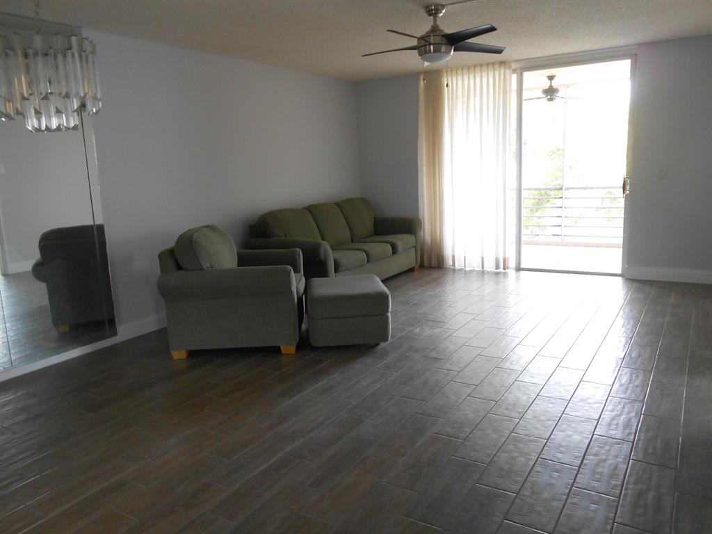 VILLAGES OF ORIOLE ABBEY CONDO - Residential Lease