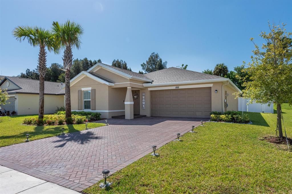 Photo of 888 Bent Creek Drive Dr, Fort Pierce, FL 34947 (MLS # R10745459)