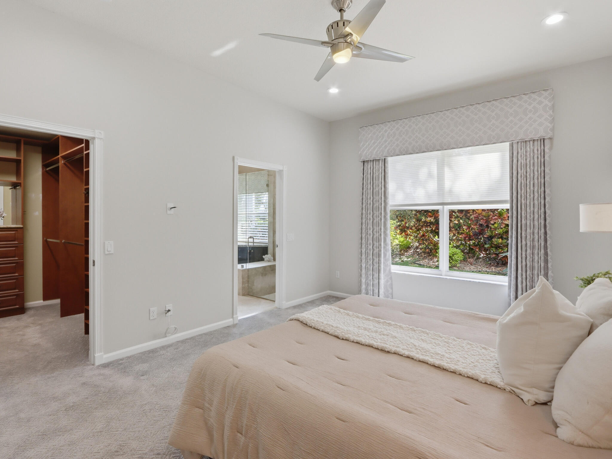 VALENCIA ISLES 3 - Residential