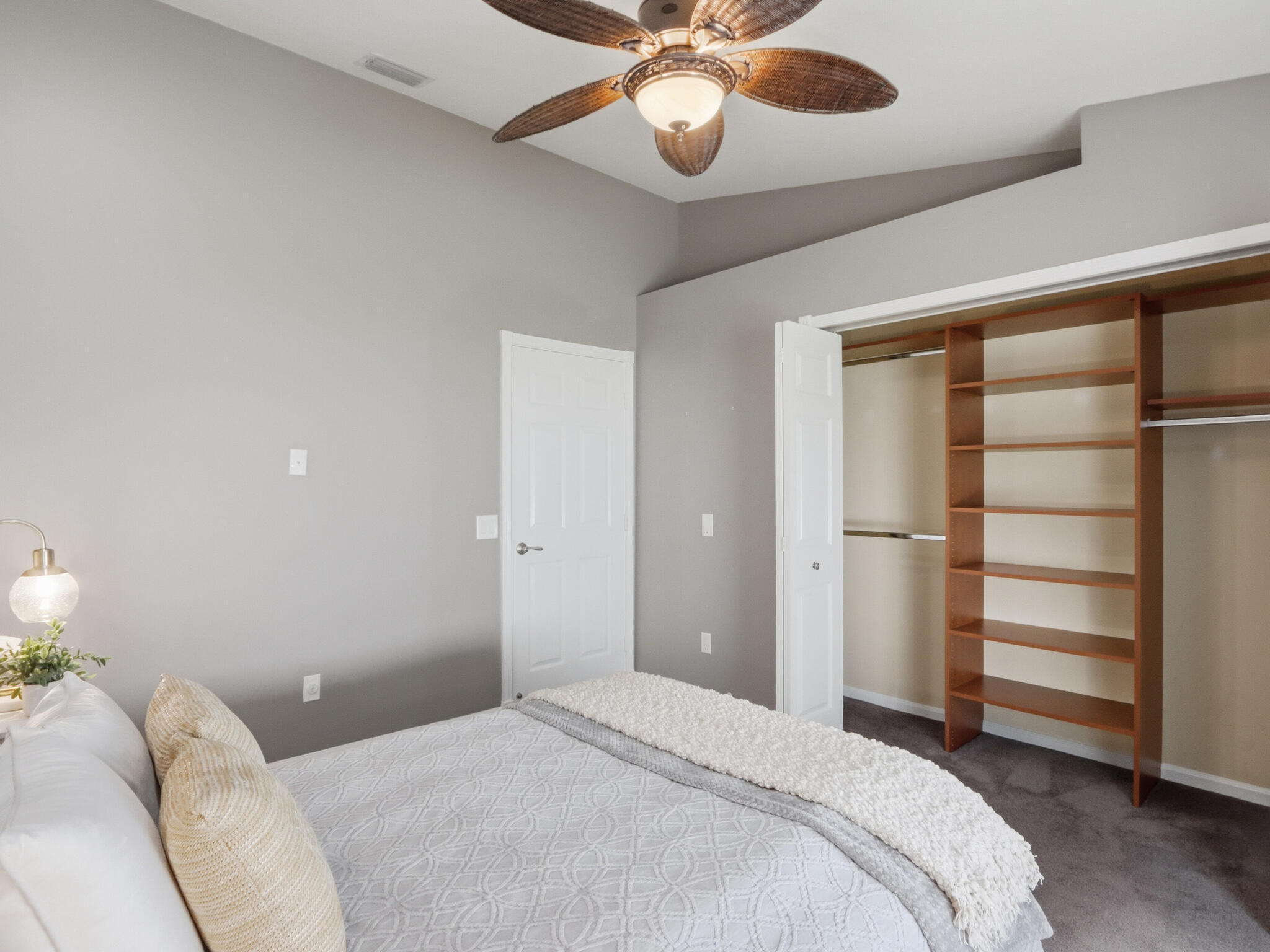 VALENCIA ISLES 3 - Residential