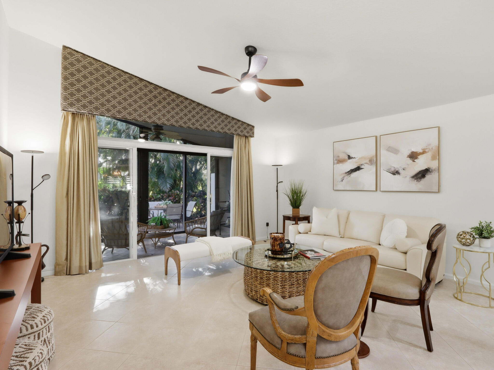 VALENCIA ISLES 3 - Residential