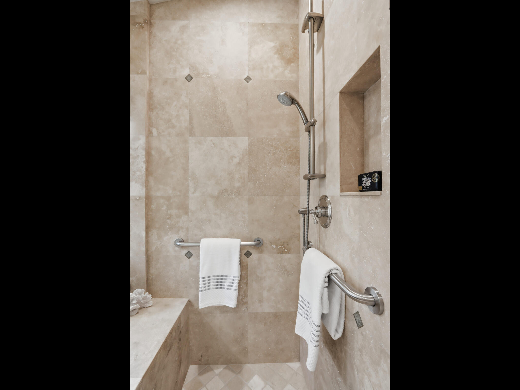 VALENCIA ISLES 3 - Residential