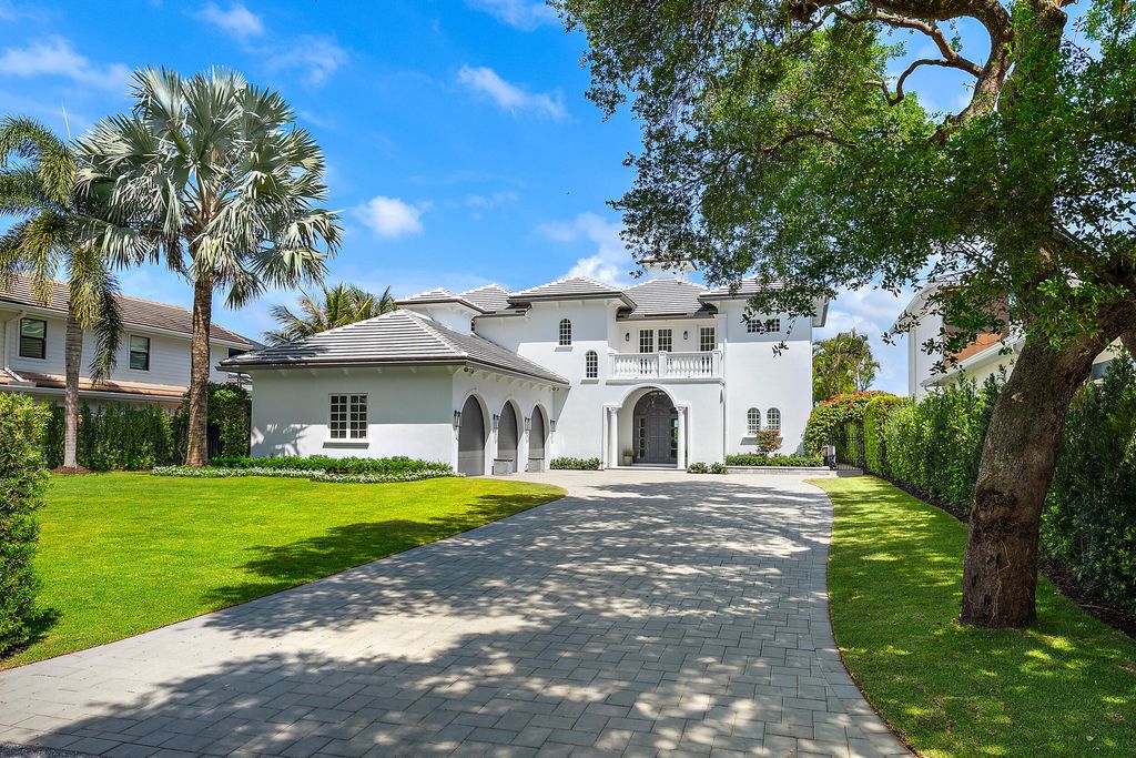 Photo of 12864 S Shore Drive, Palm Beach Gardens, FL 33410 (MLS # B26010532)