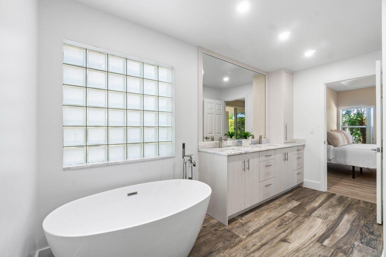 LA COSTA - MISSION BAY - Residential