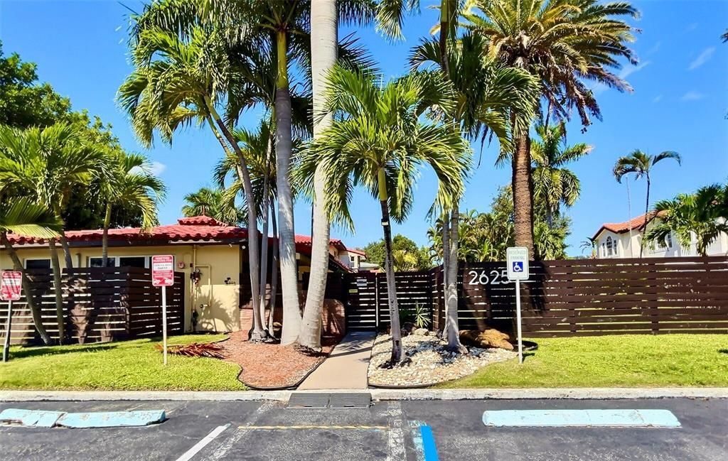 Photo of 2625 NE 13th Court #6, Fort Lauderdale, FL 33304 (MLS # B26045528)