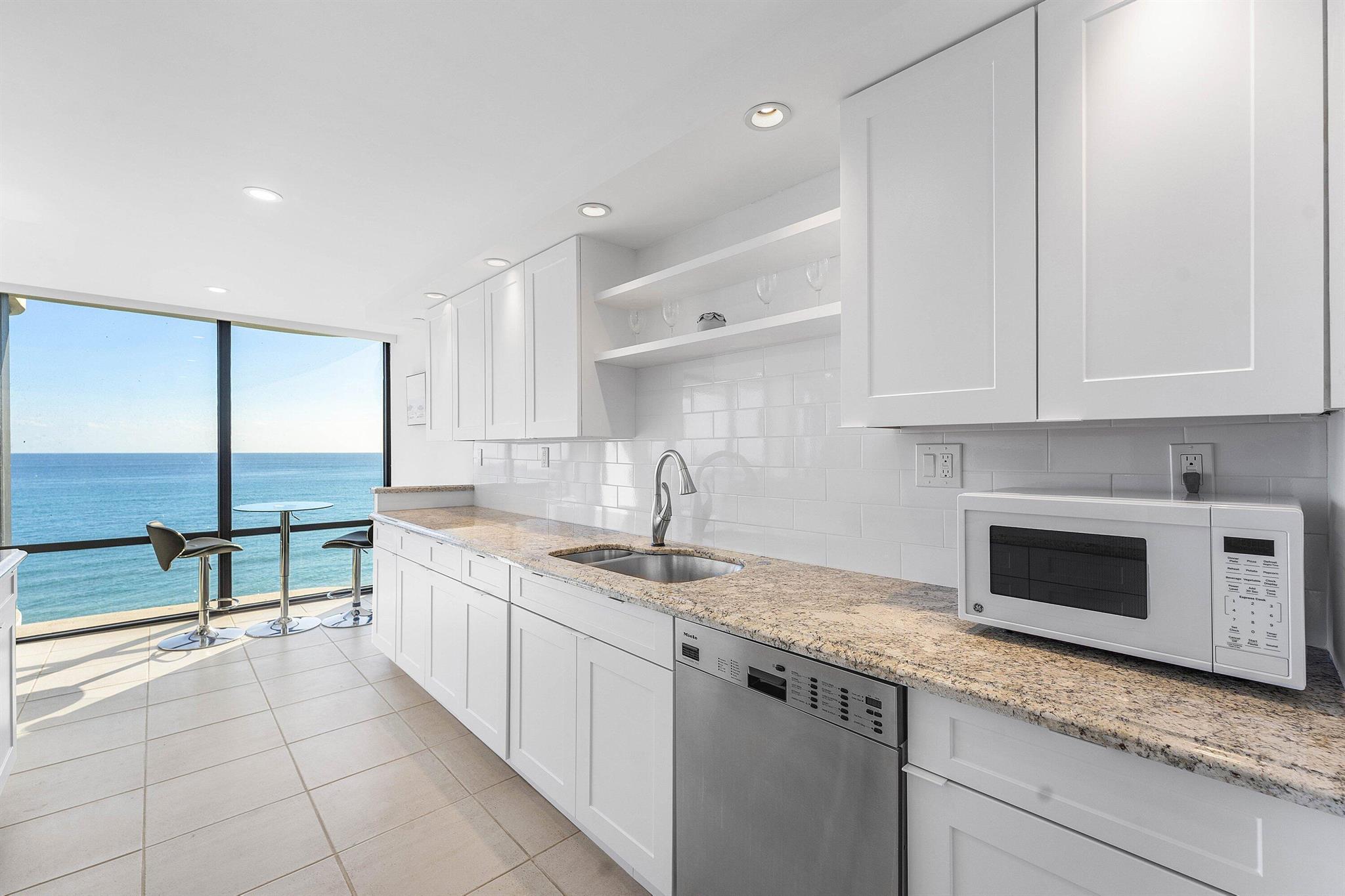 MARBELLA CONDO - Residential