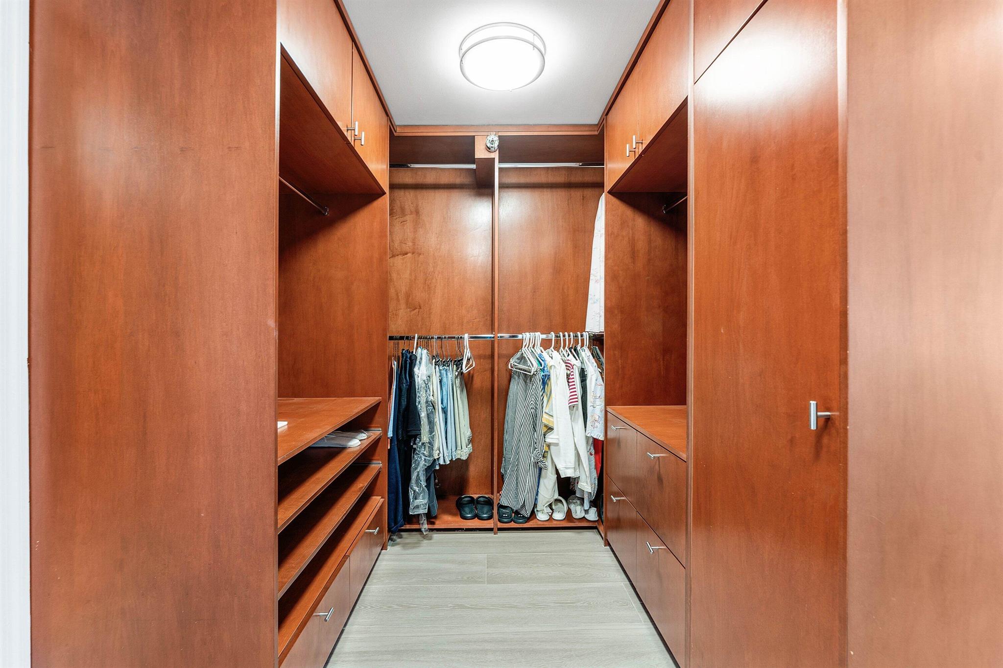 MARBELLA CONDO - Residential