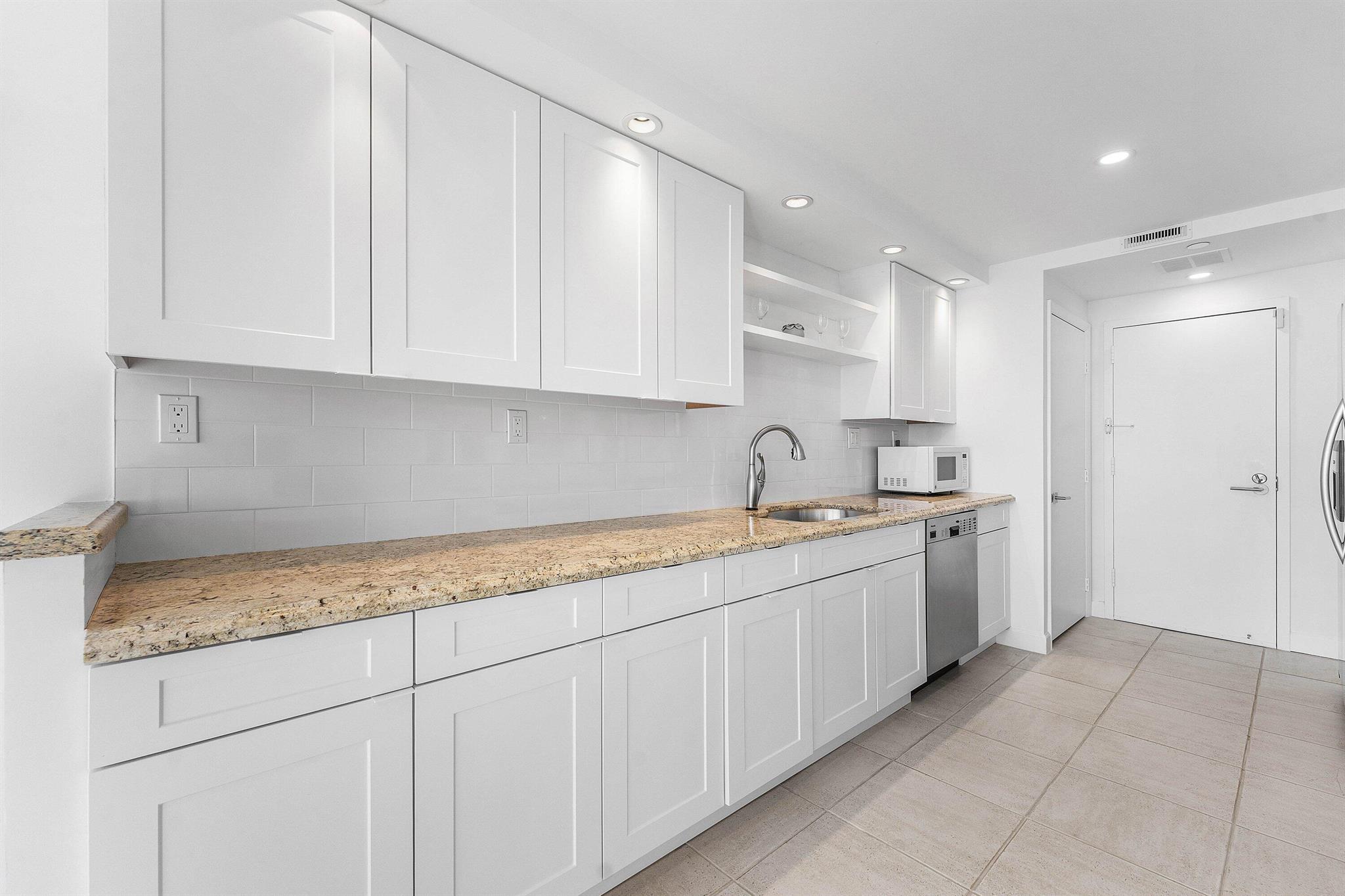 MARBELLA CONDO - Residential