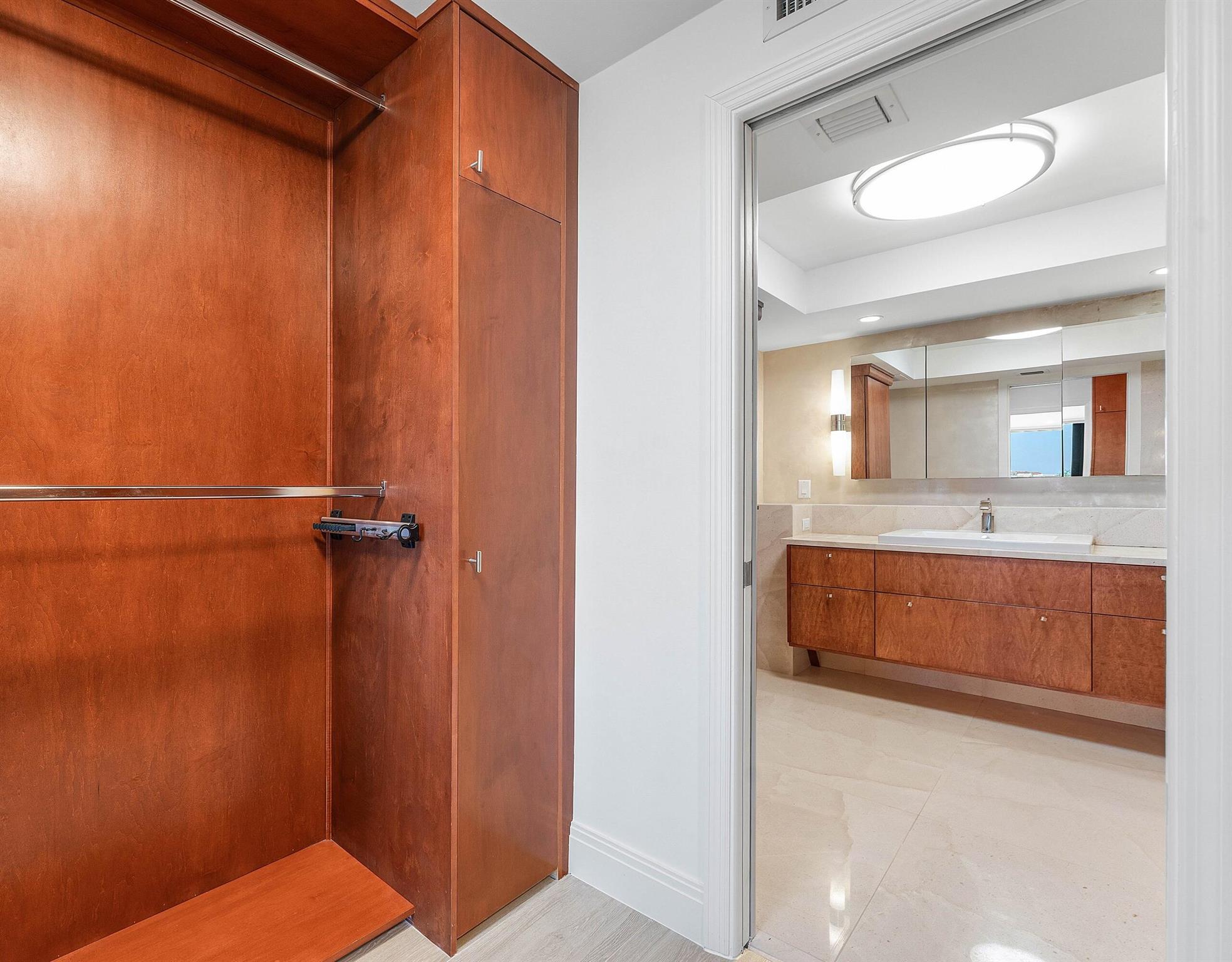 MARBELLA CONDO - Residential