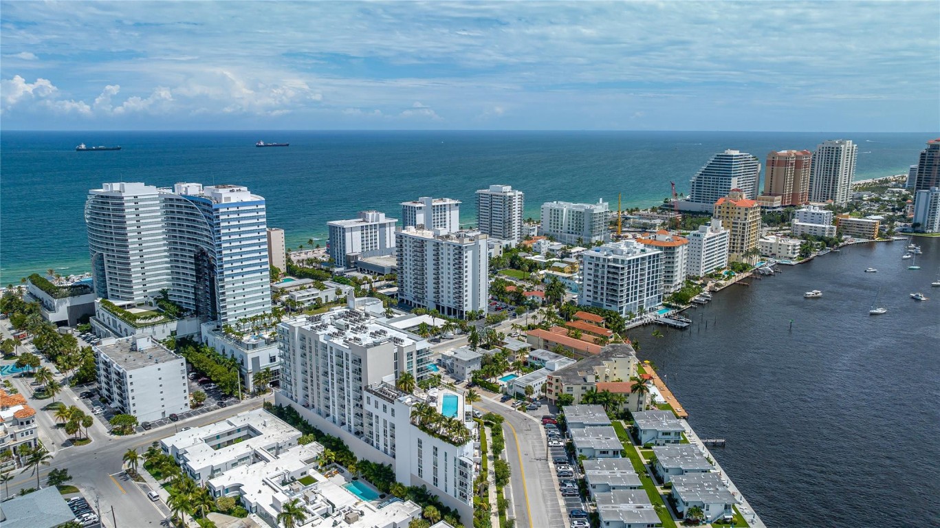 401 N Birch Road 1212