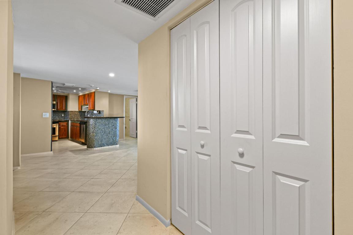 5200 N Flagler Drive 404