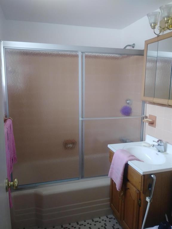 LAKE AVE APTS INC - Residential Lease