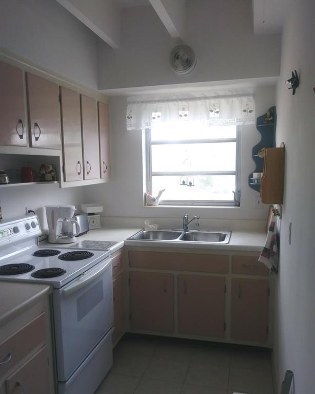 LAKE AVE APTS INC - Residential Lease