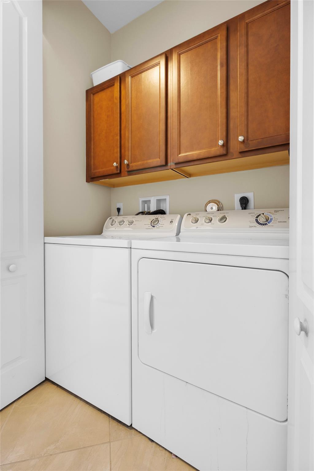 Rodeo Village 176-182 B - Residential Lease