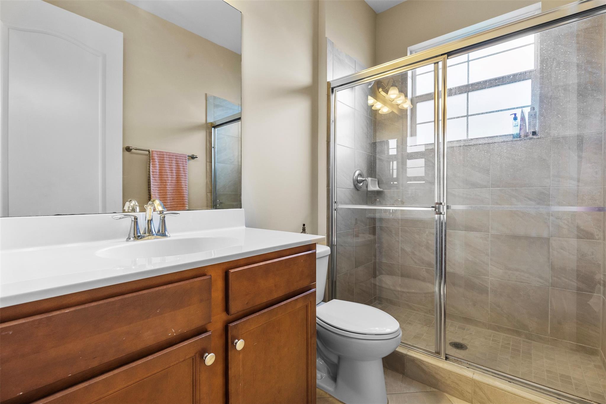 Rodeo Village 176-182 B - Residential Lease