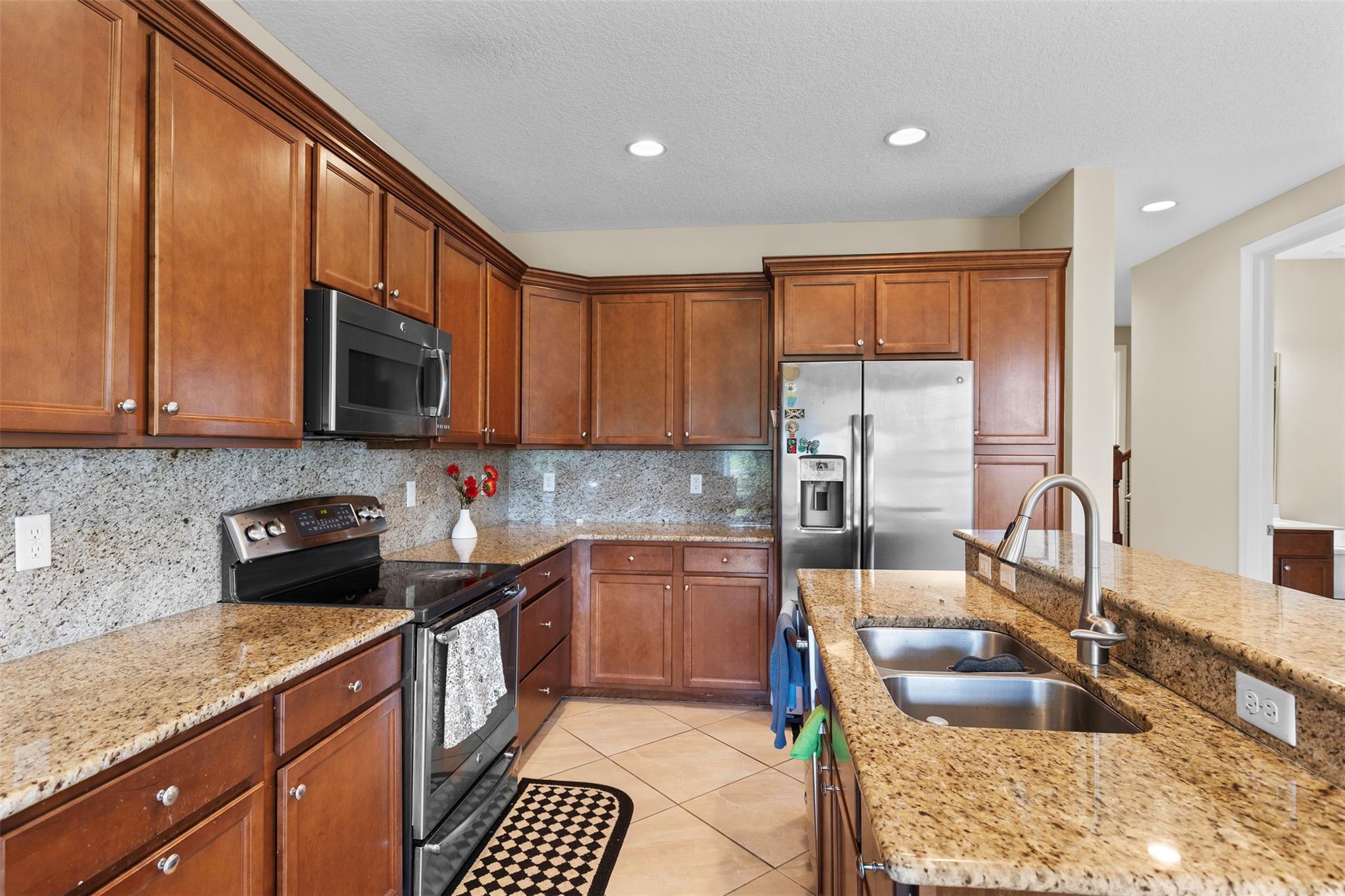 Rodeo Village 176-182 B - Residential Lease