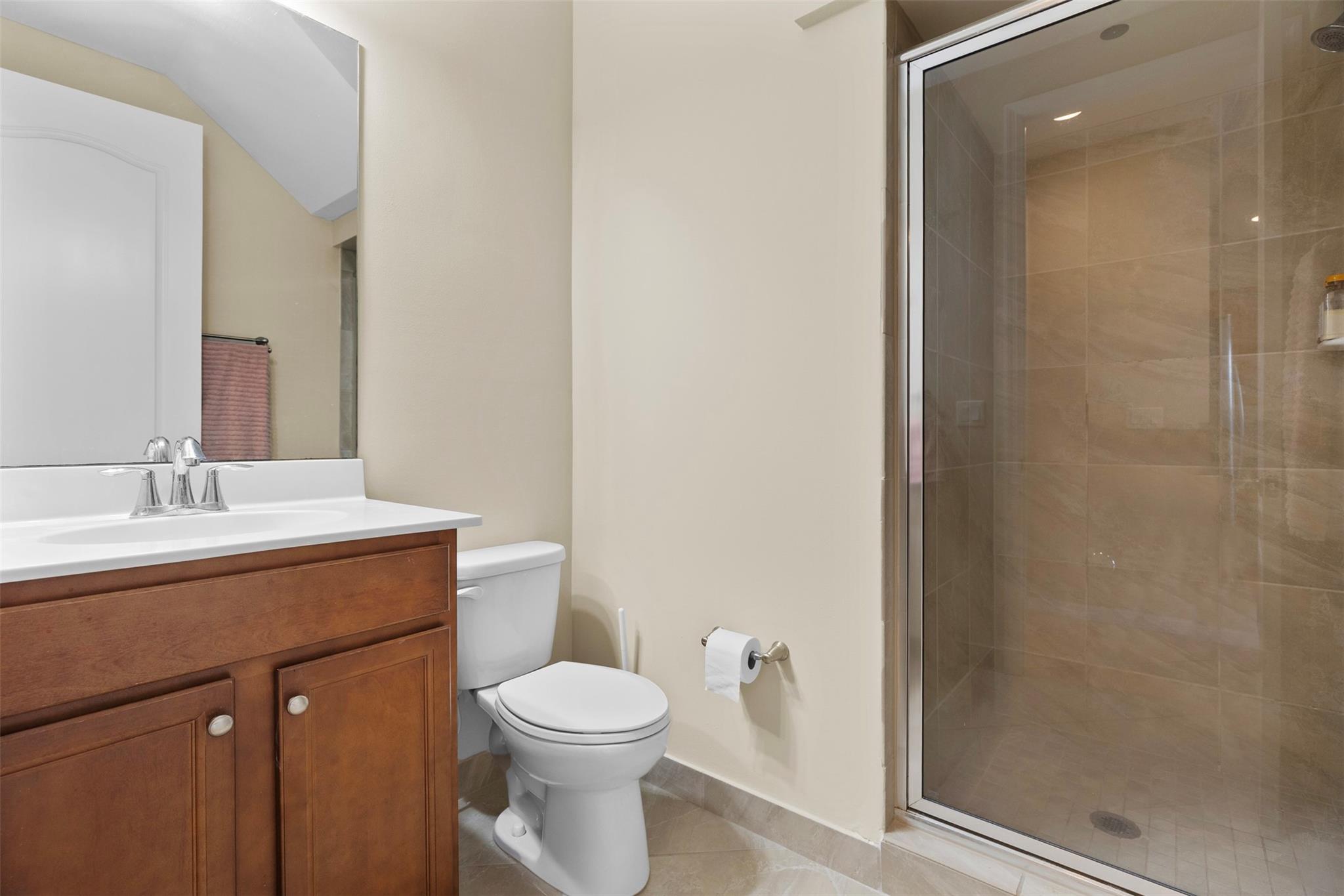 Rodeo Village 176-182 B - Residential Lease