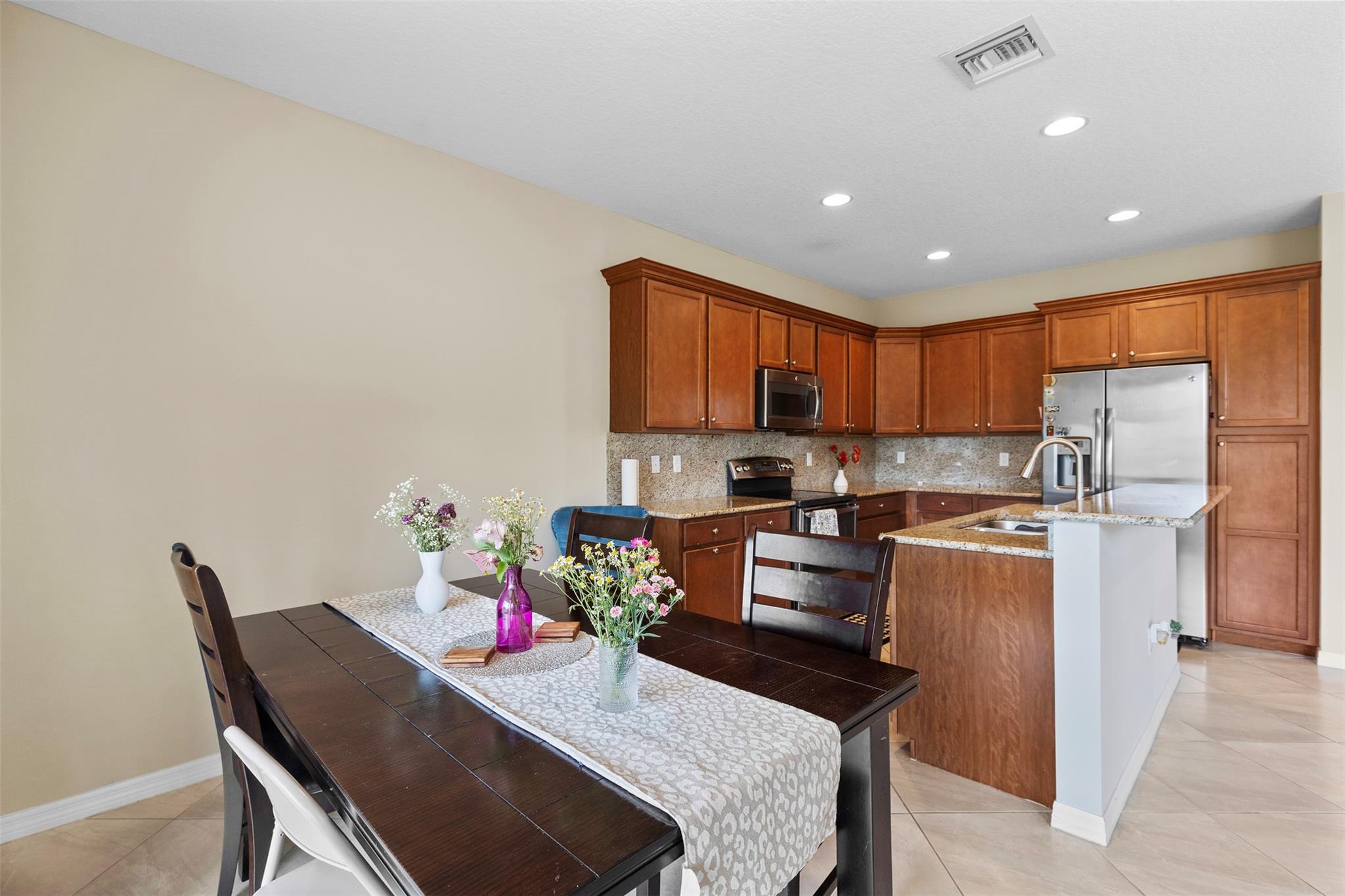 Rodeo Village 176-182 B - Residential Lease
