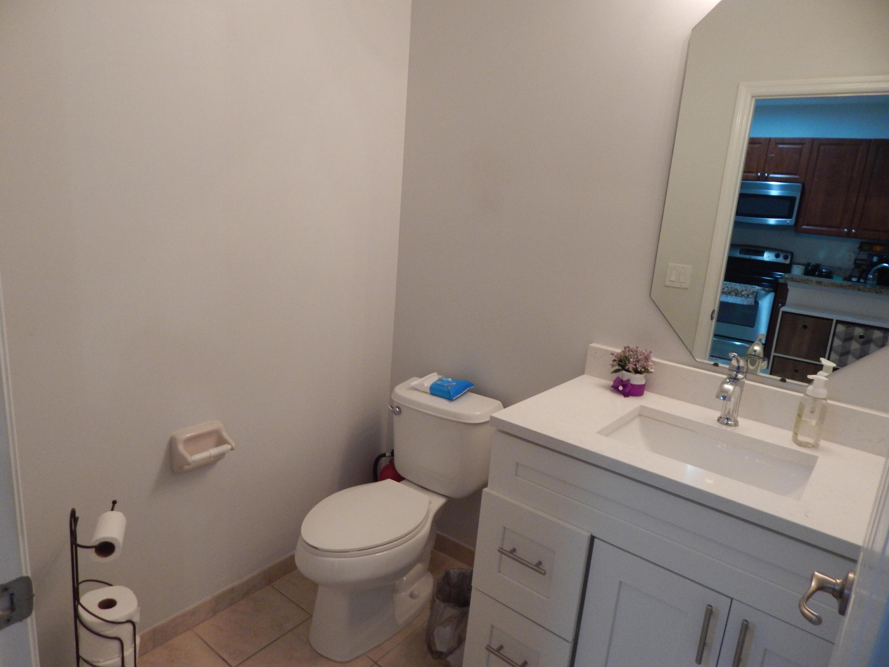 PALOMA LAKES CONDOMINIUM NO 1 - Residential