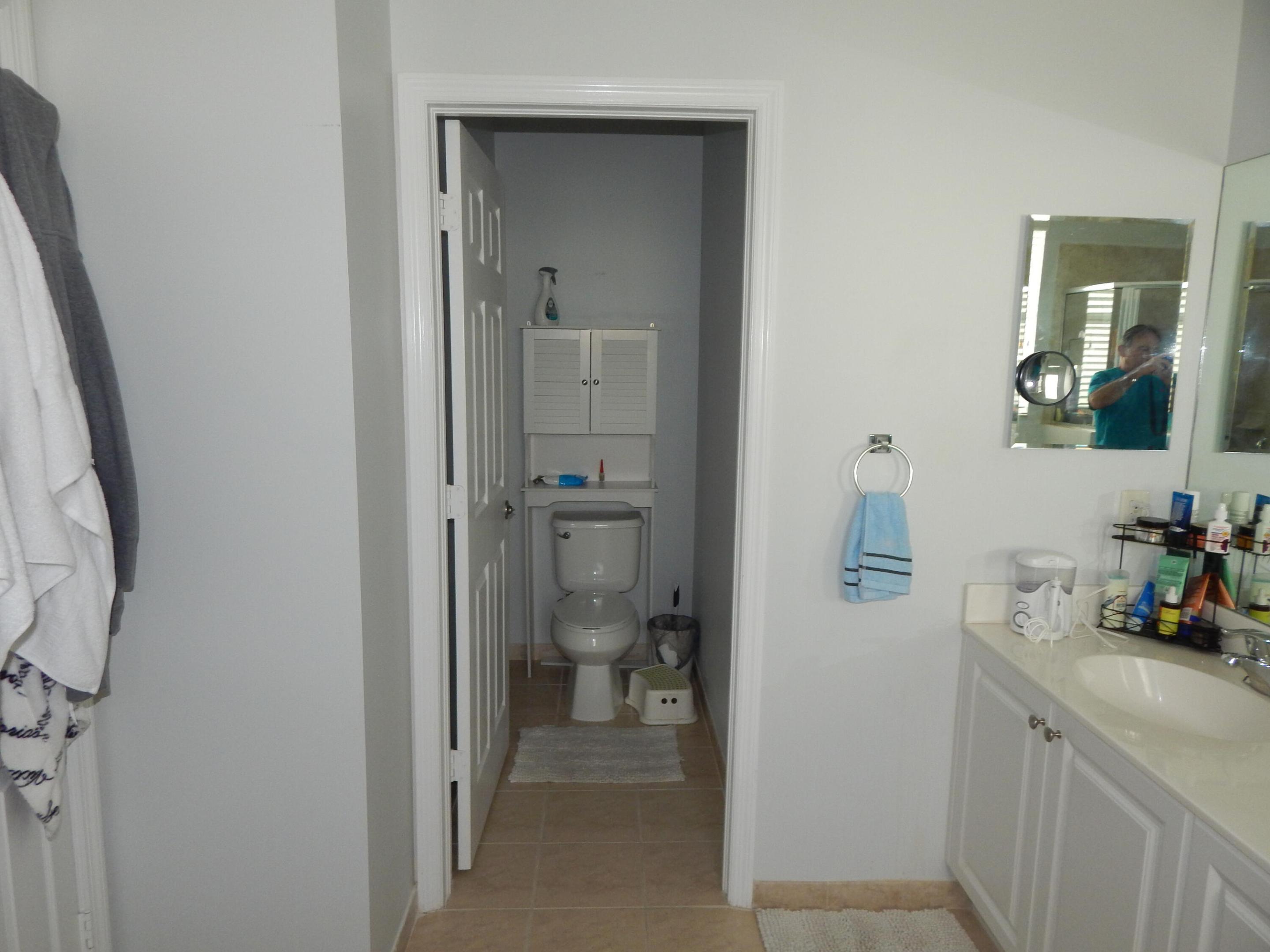 PALOMA LAKES CONDOMINIUM NO 1 - Residential