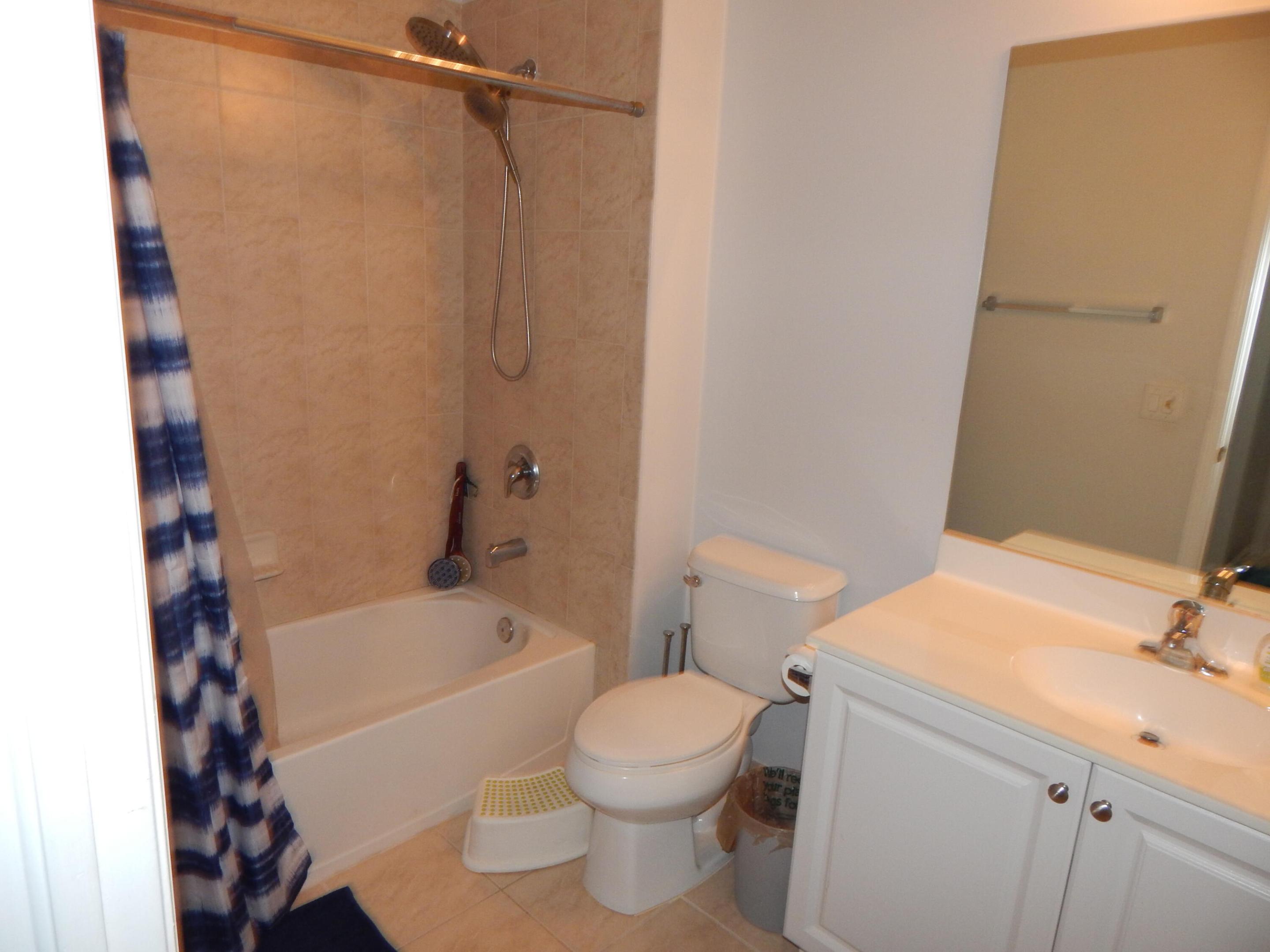 PALOMA LAKES CONDOMINIUM NO 1 - Residential