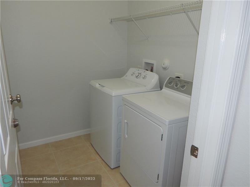 PALOMA LAKES CONDOMINIUM NO 1 - Residential