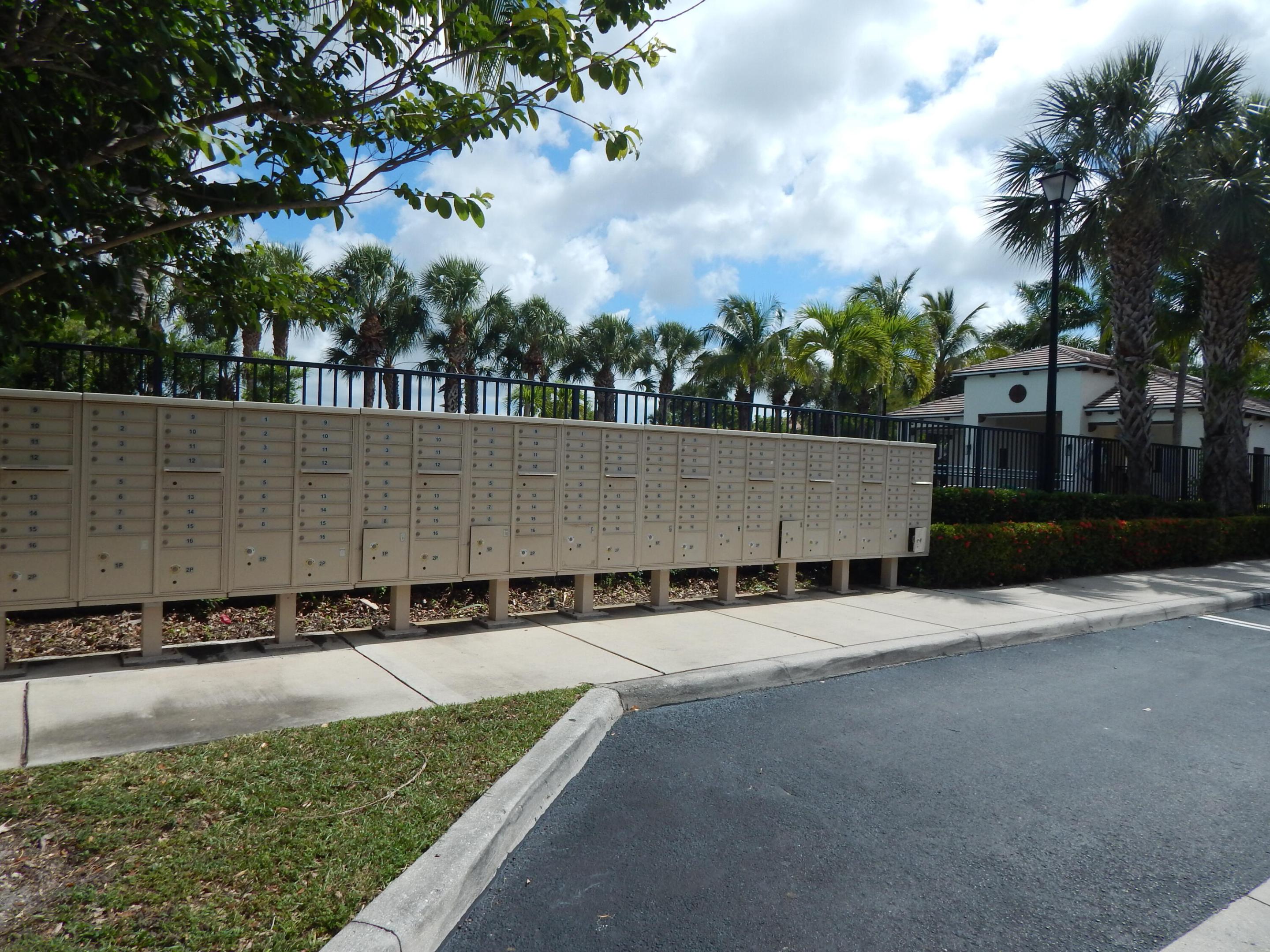 PALOMA LAKES CONDOMINIUM NO 1 - Residential